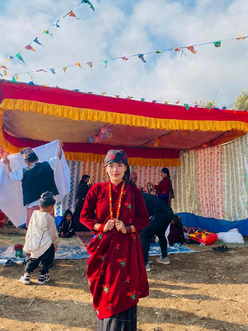 @रिना खुलल गुरुङ