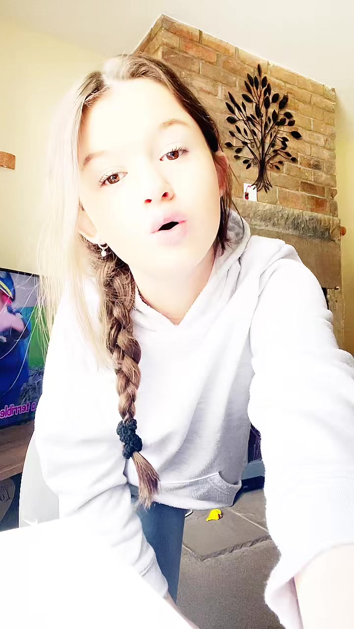 @Sunnie🧁🪽🧟♀️
