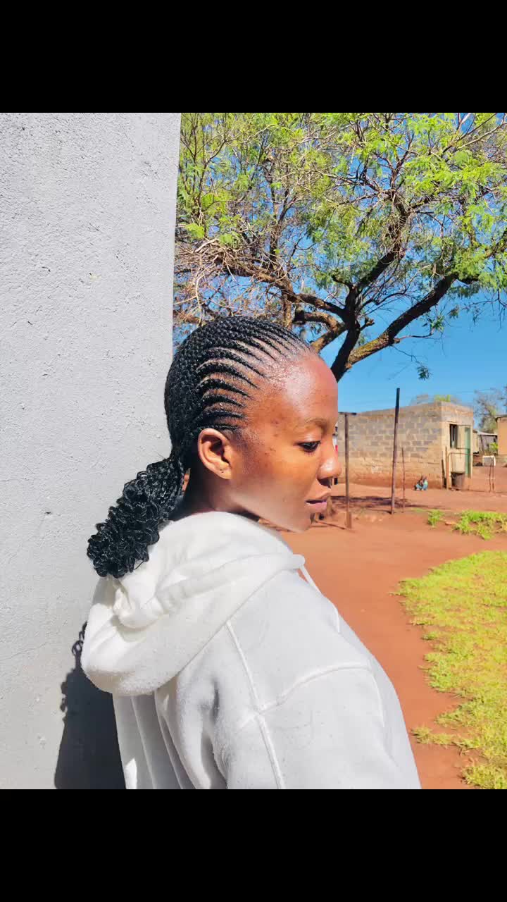 @MphoMokoena