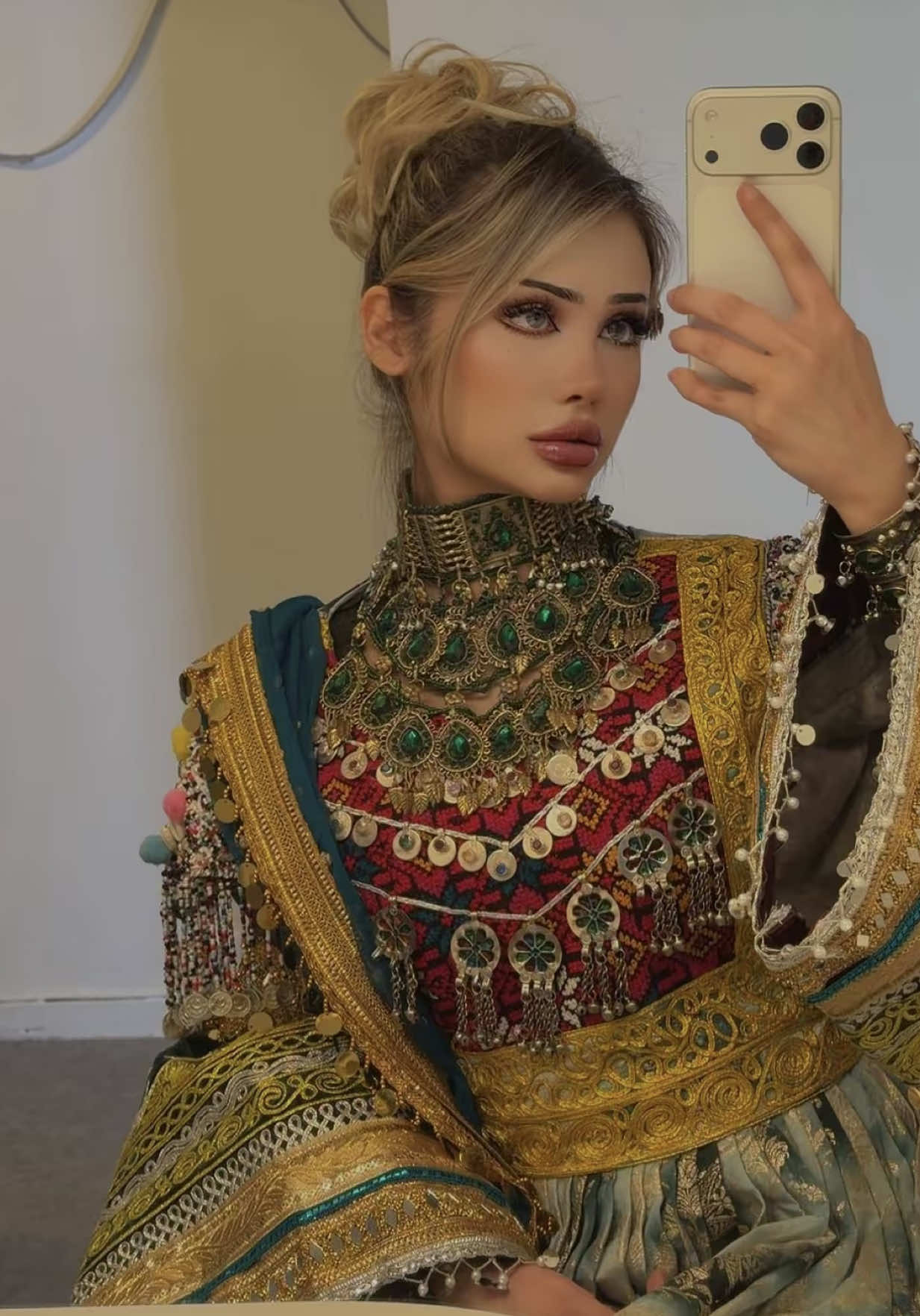 @𝐋𝐢𝐬𝐚