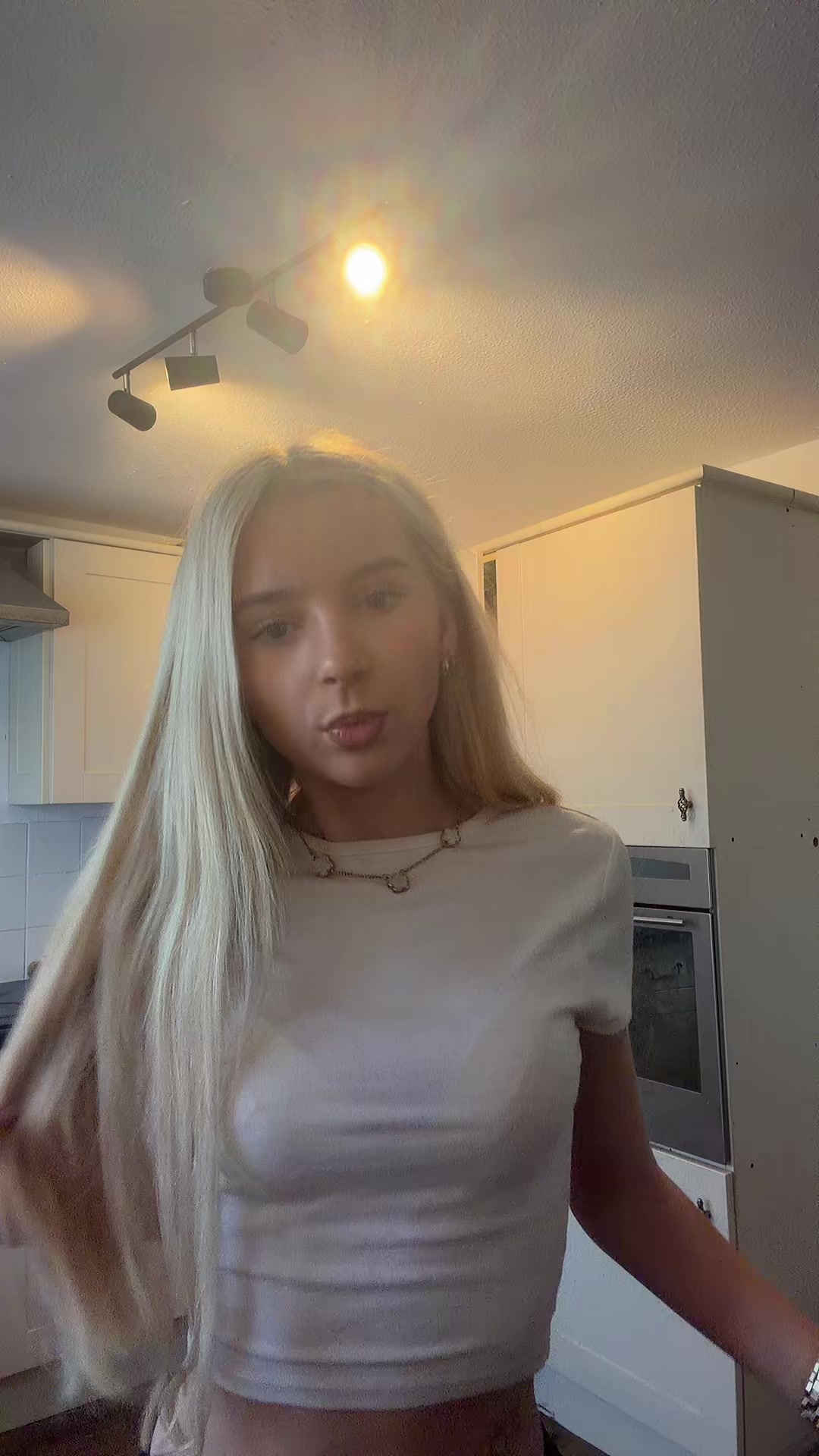 @Lily-Rae X