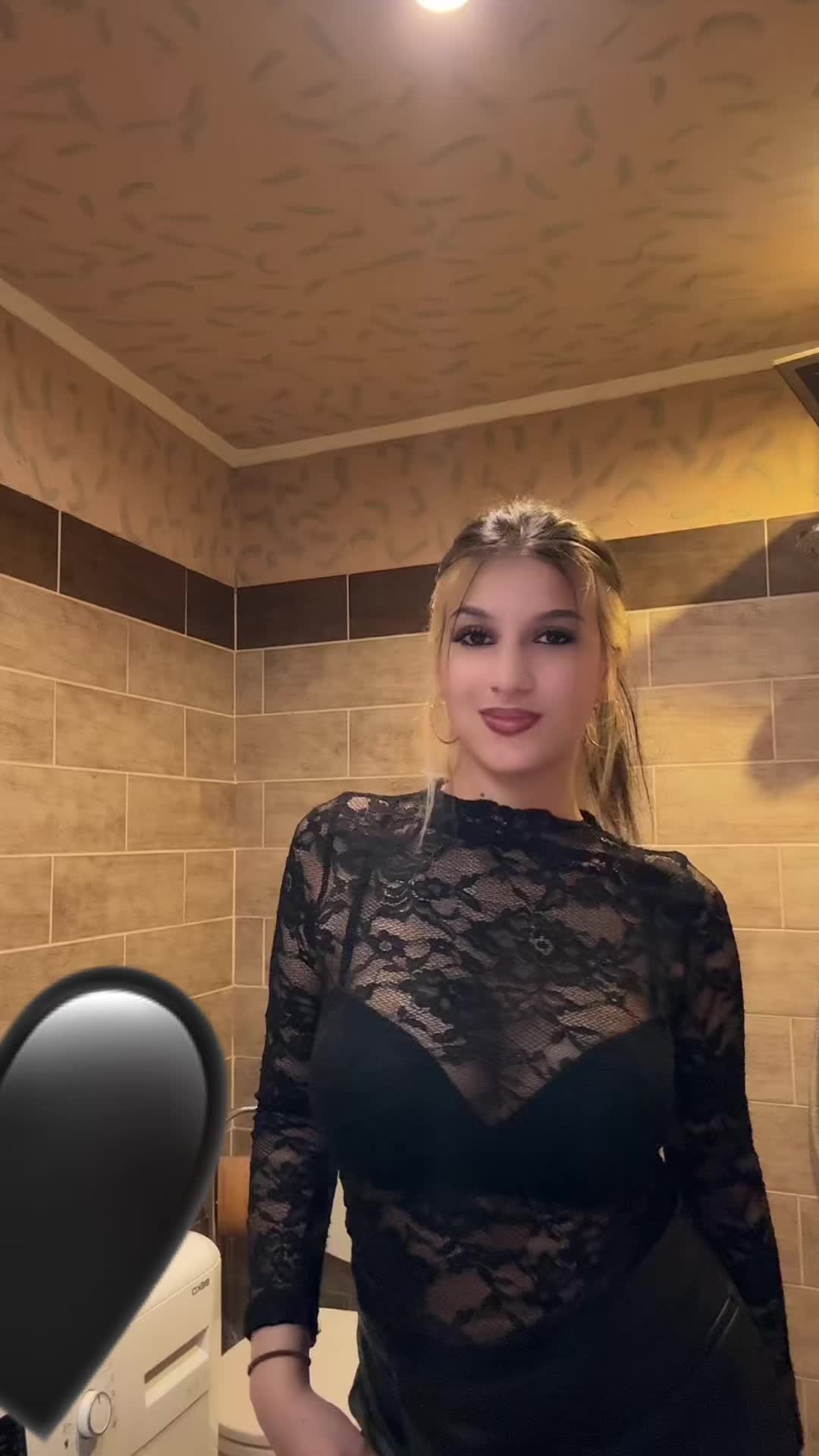 @🎀ℰ𝓁𝓋𝒾𝓇𝒶🎀