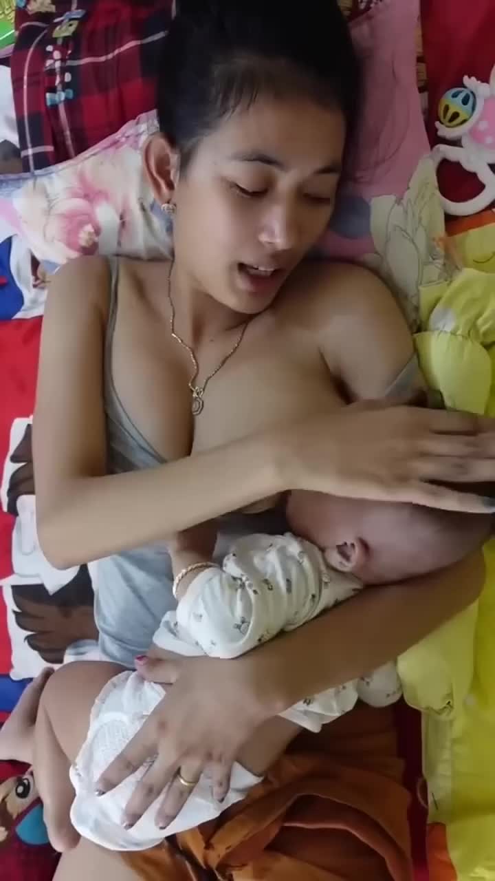 @feeding love 💕