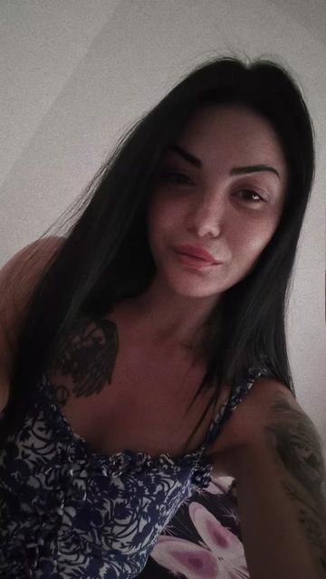 @🥀🖤Ella⚰️🪦