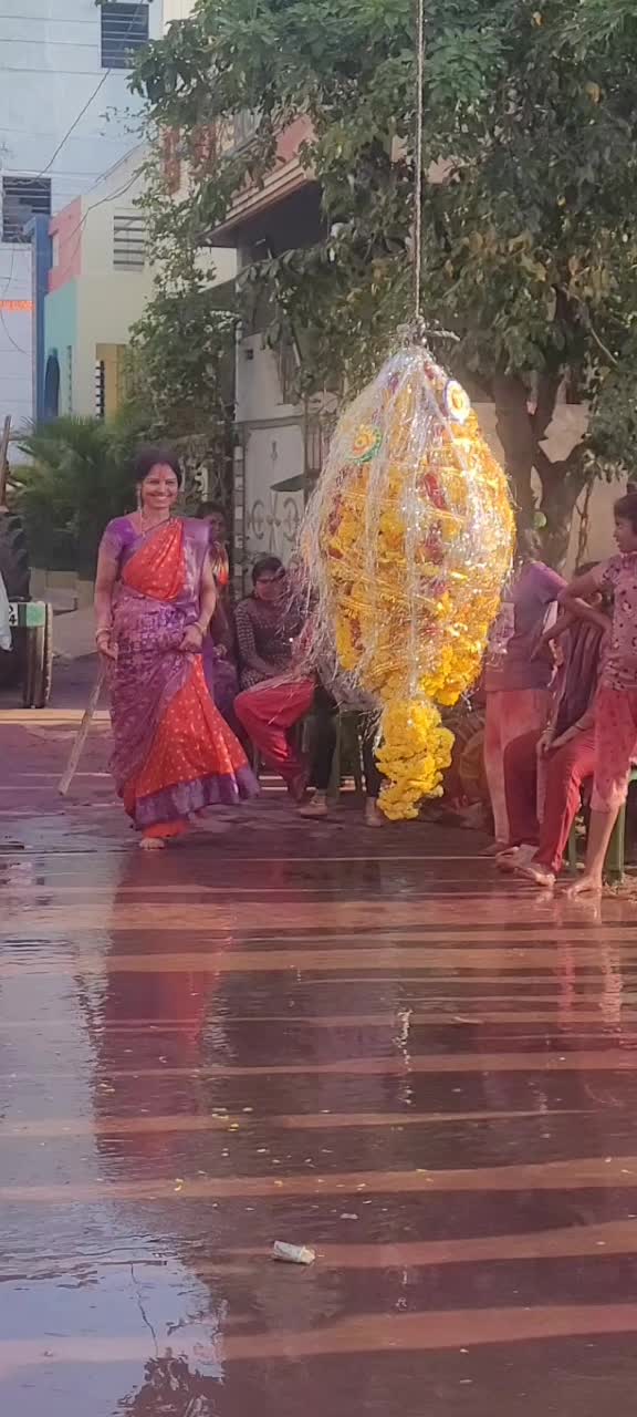 @DUBAI LO RADHA
