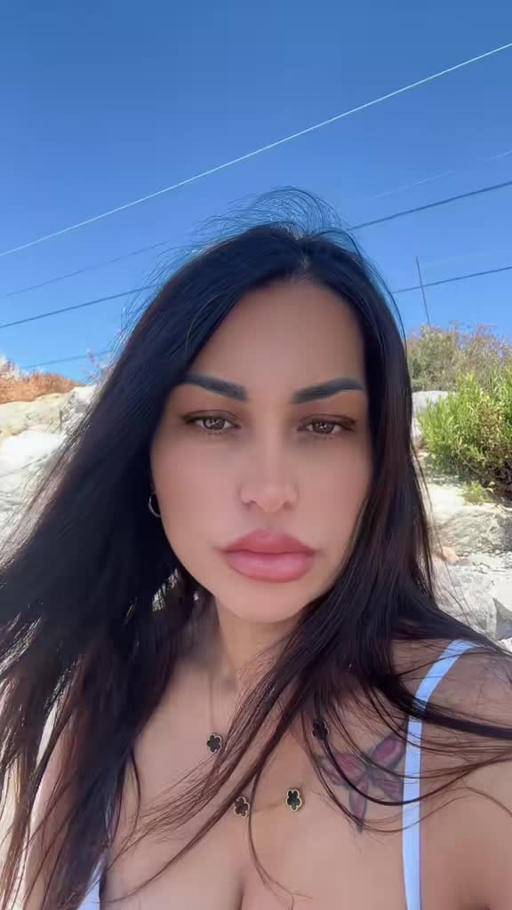 @Desyreal10