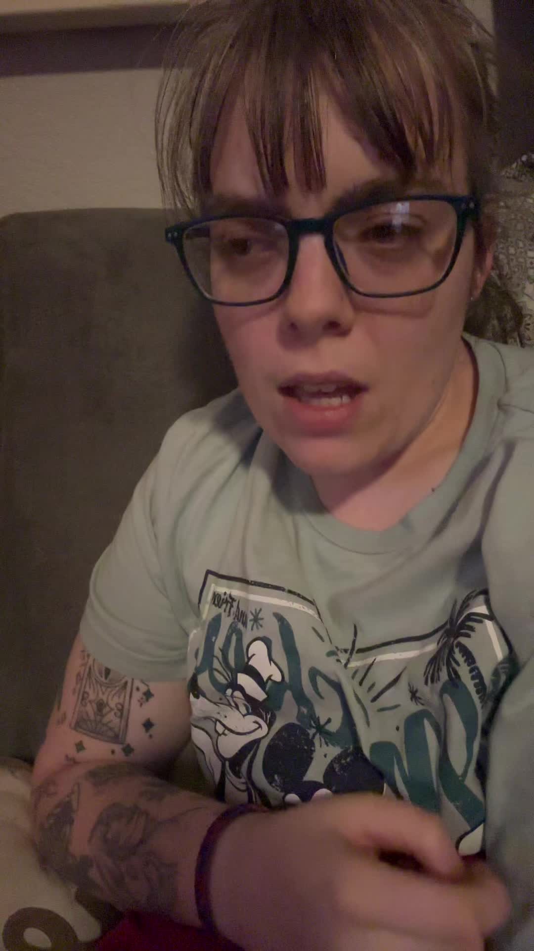 @Emꨄ
