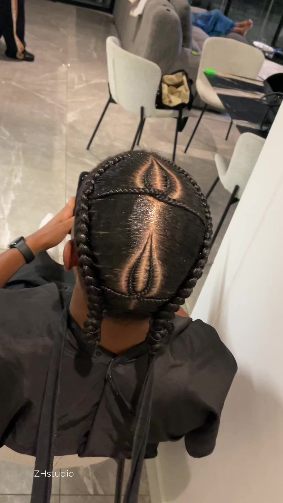 @Zee's_hair_studio