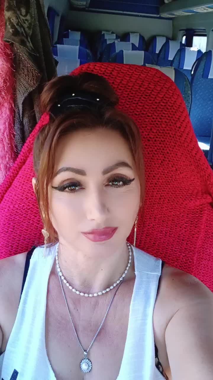 @Daniela Daniela DNL