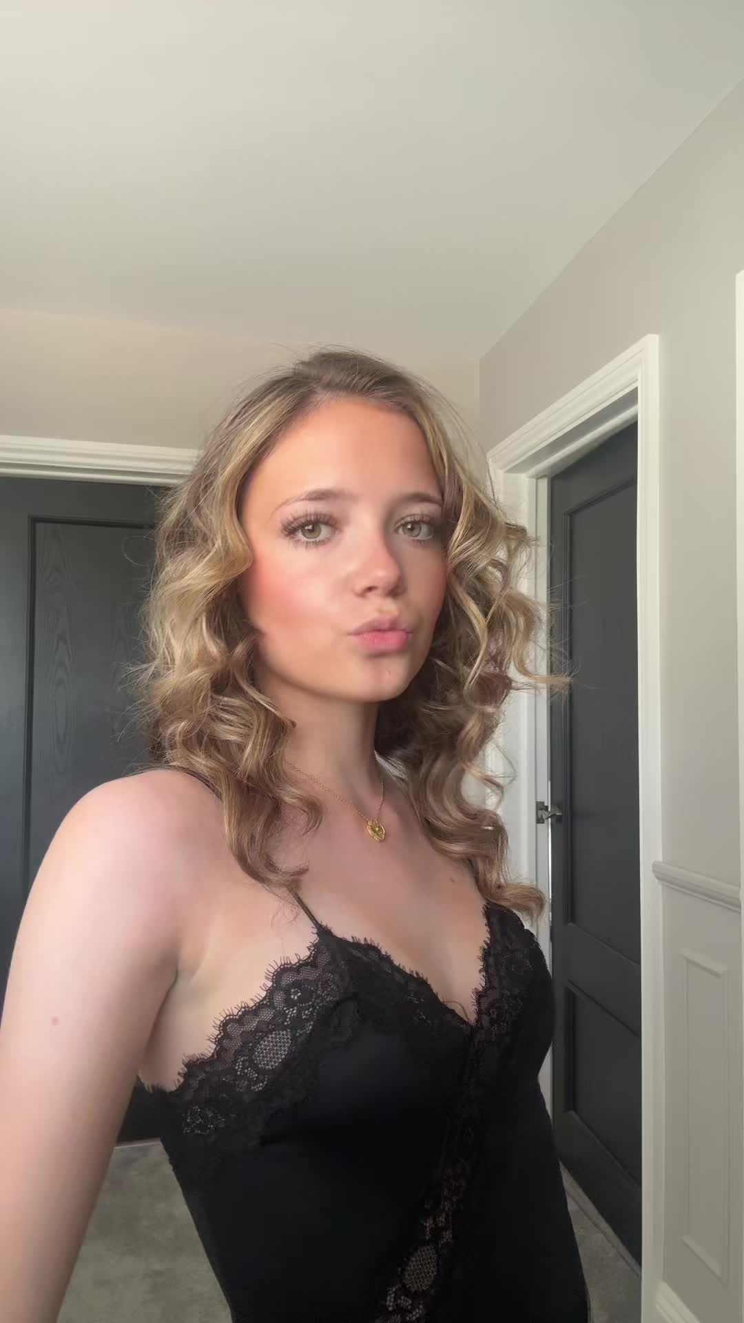 @ℋℴ𝓁𝓁𝓎❤️&zwj;🔥