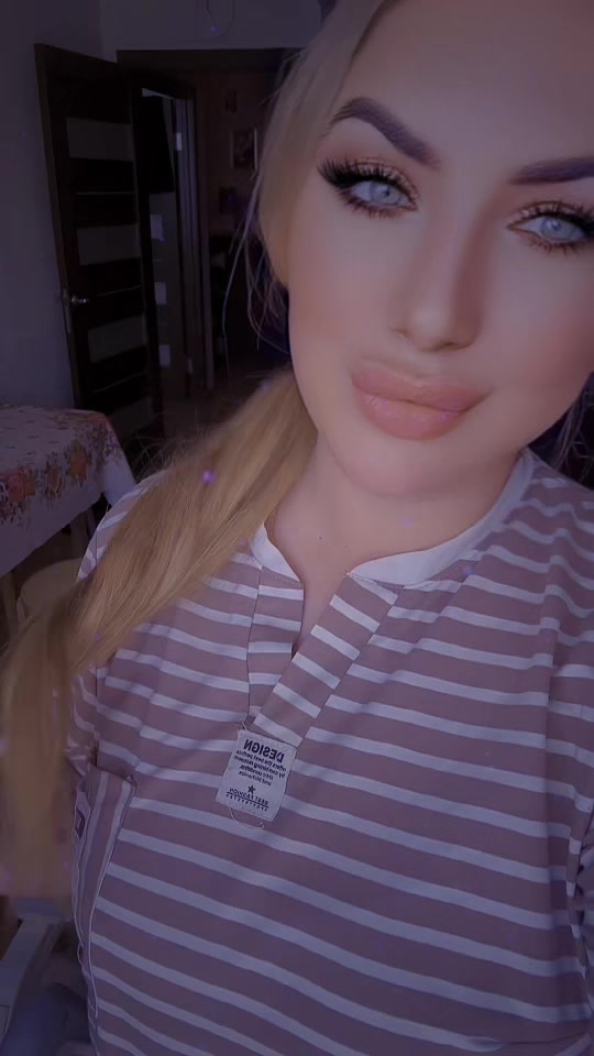 @Анюта 💜