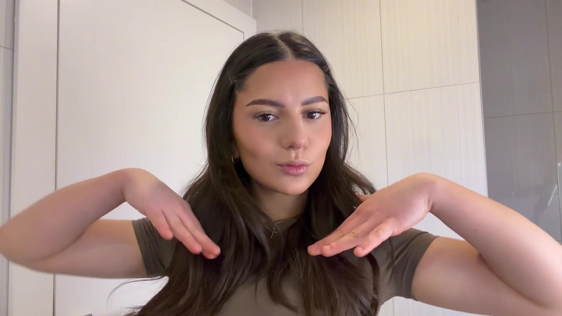 @ᵛ