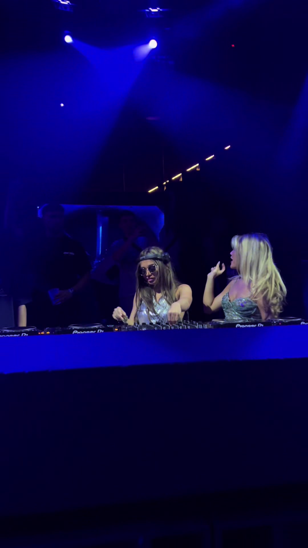 @taylaolivia__dj