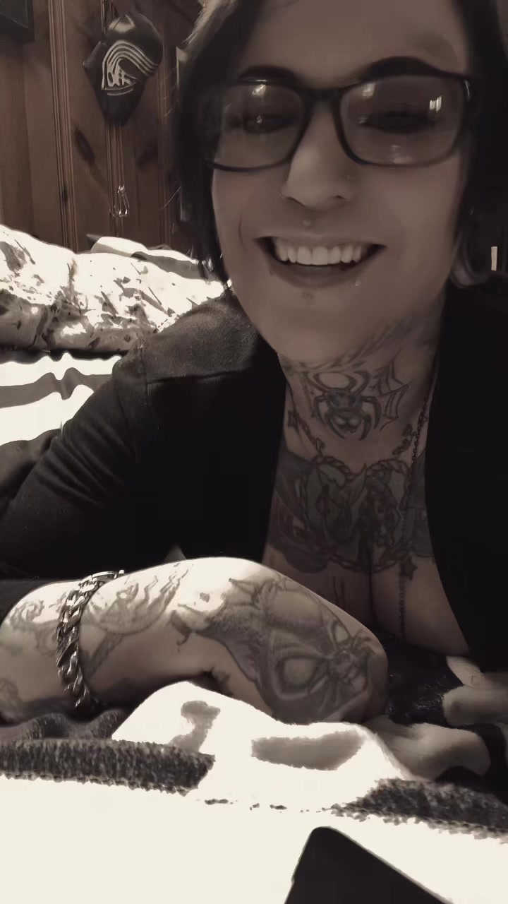@Dollifilth🔮🌙🦷