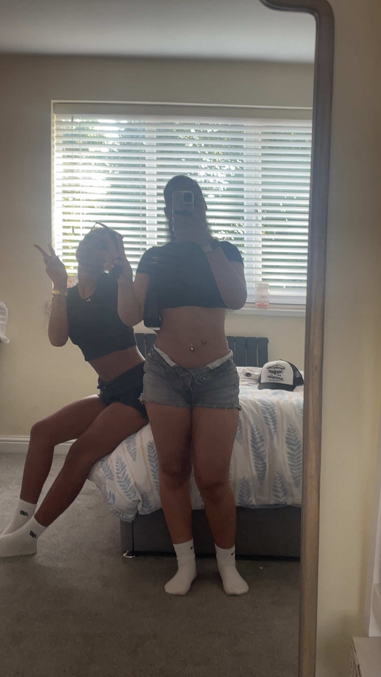 @️