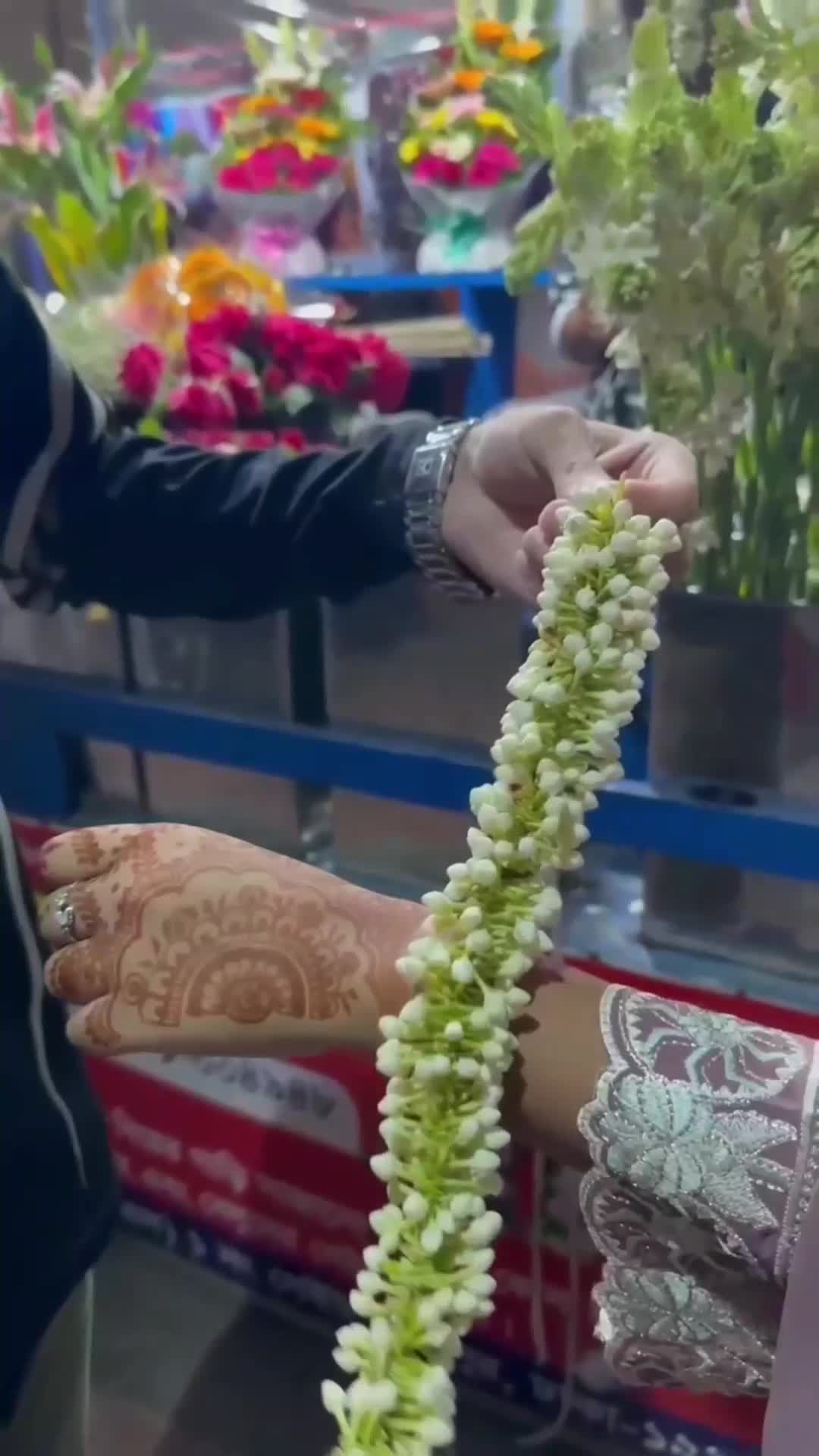 @H Ä س E E B