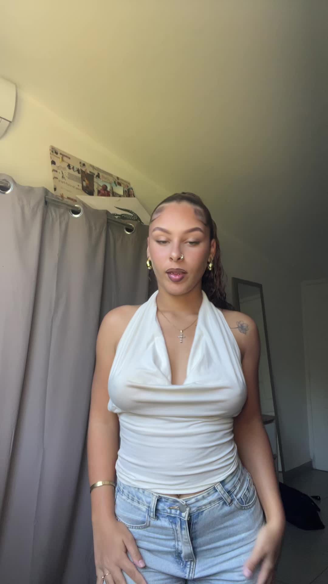 @𝟑𝟐 🧚🏼&zwj;♀️