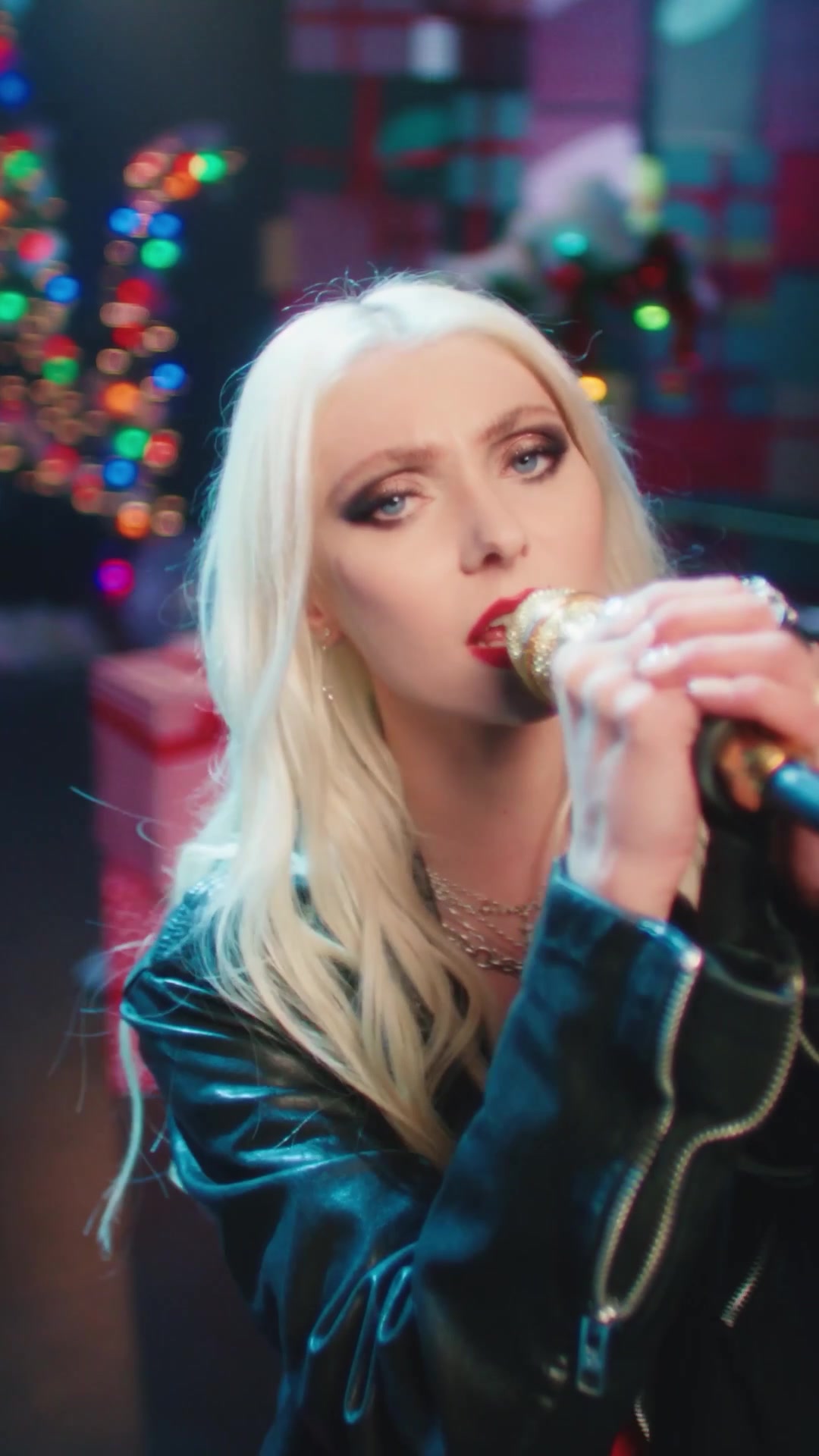 @Taylor Momsen
