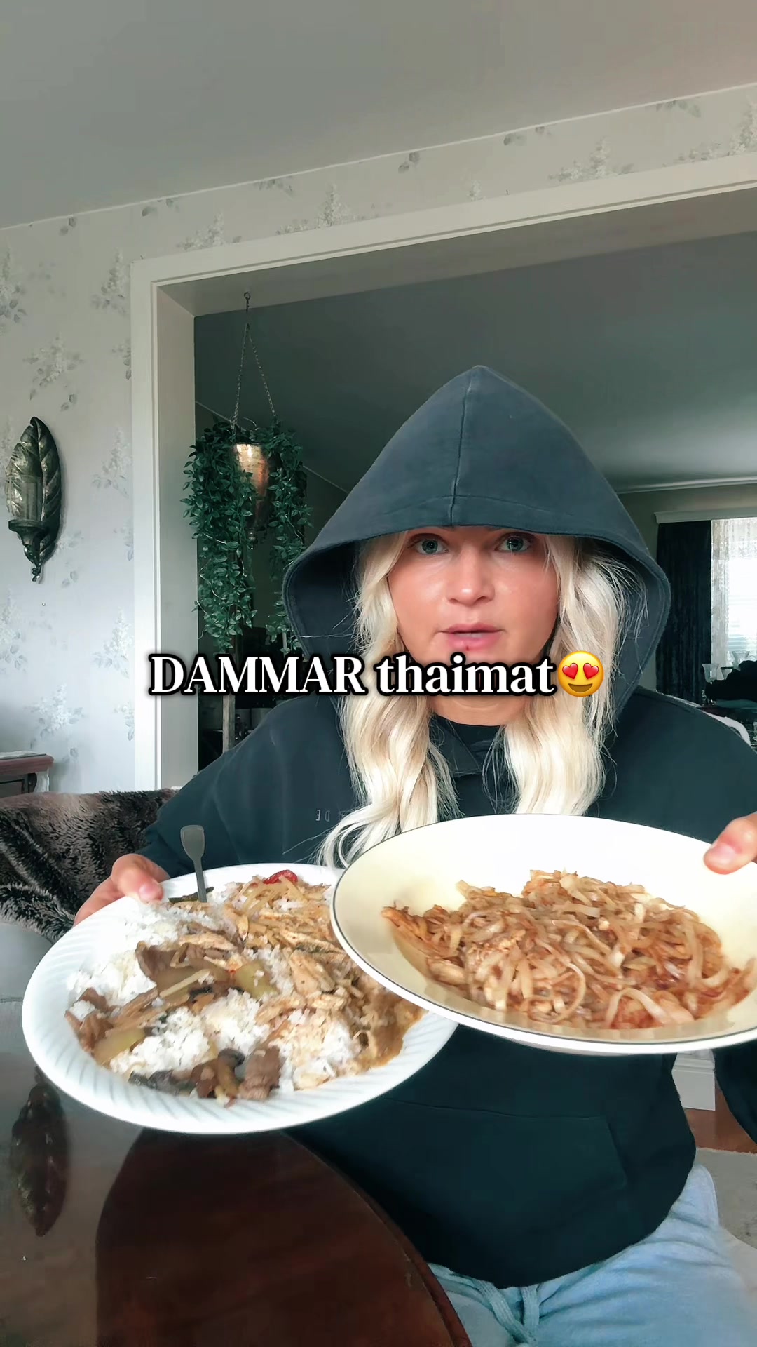 @Lydia Vaggelyr