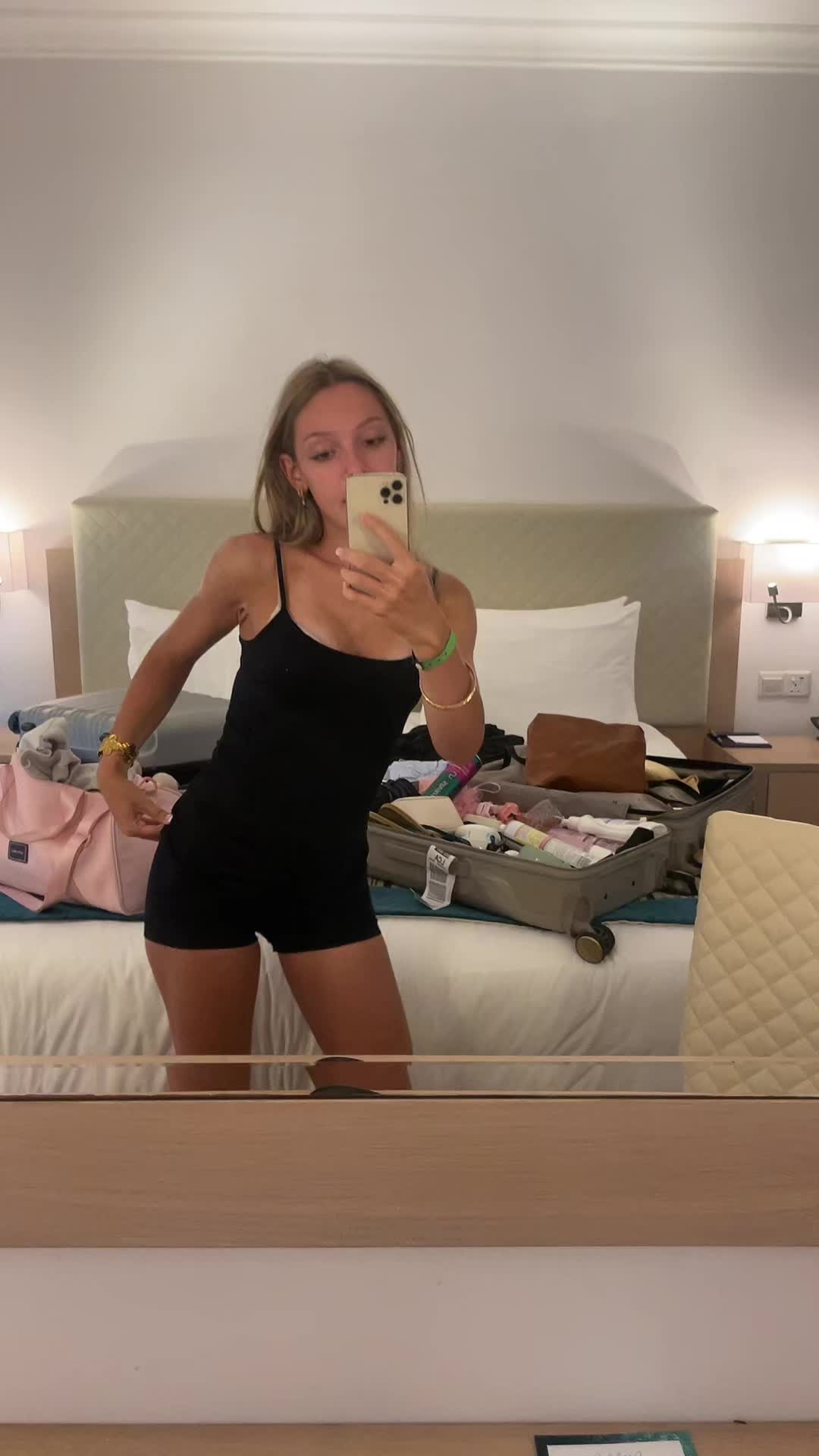 @izlatherizzler