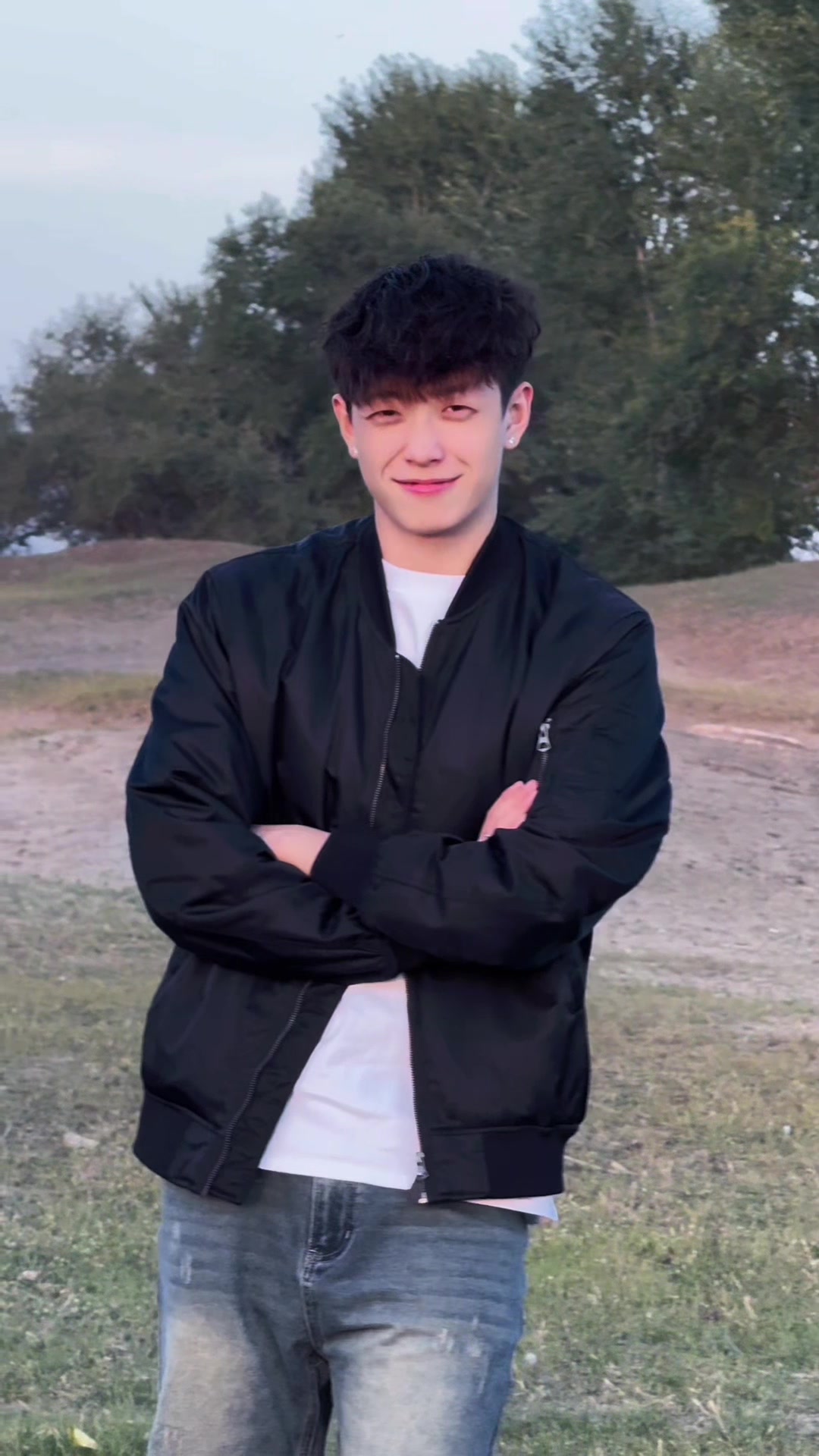 @Ly🌥️