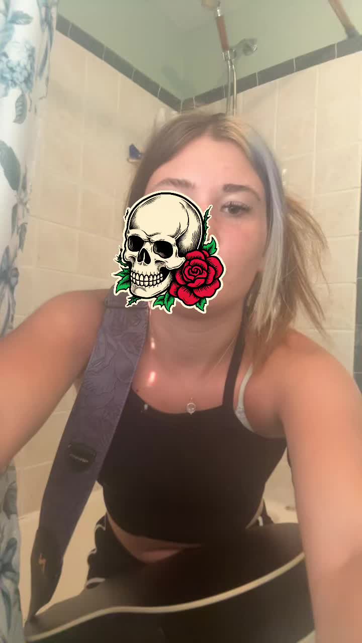 @Ella 𖣂
