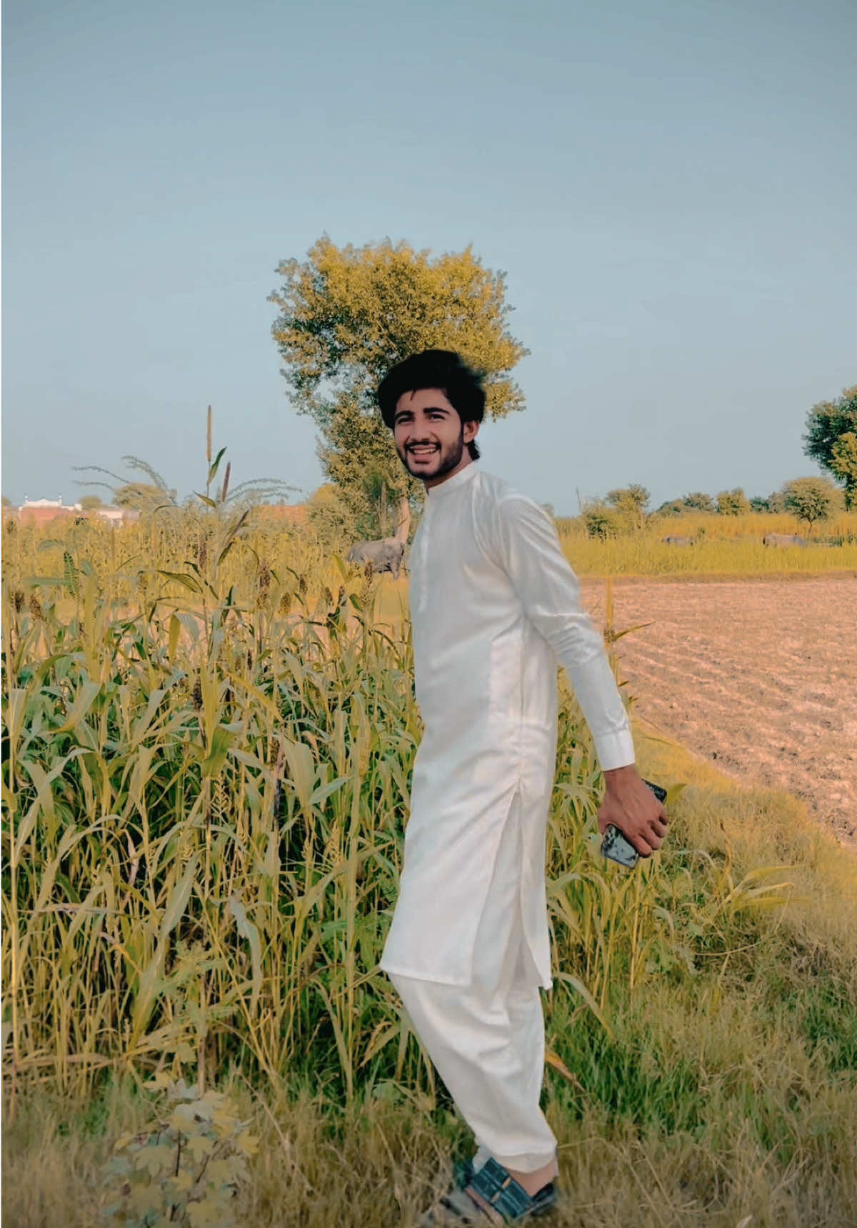 @Adeel.Mughal.جٹ🥂🖤
