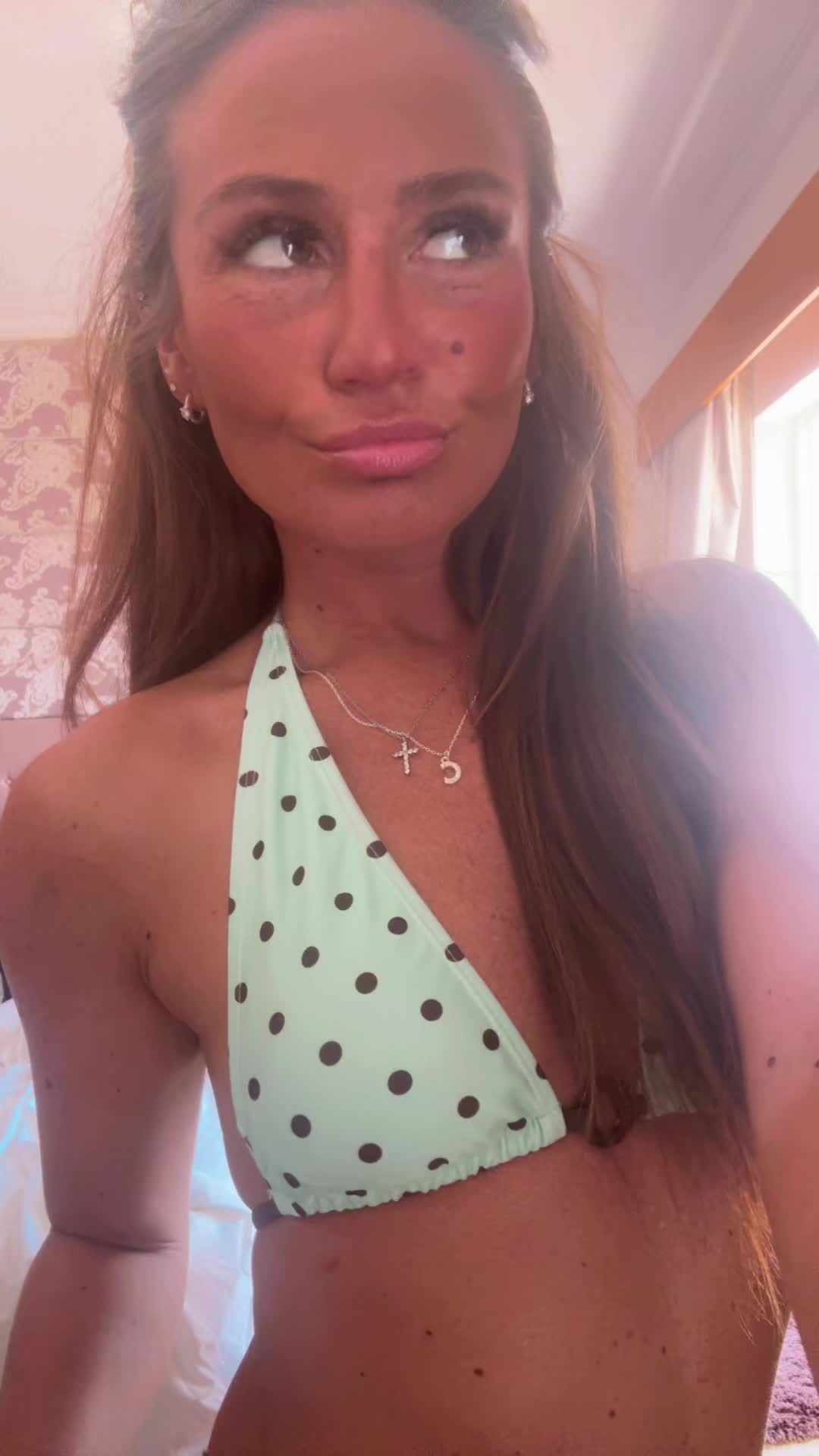 @carashannon