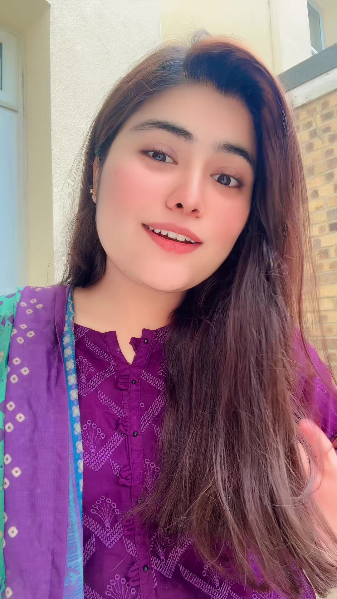 @LARAIB