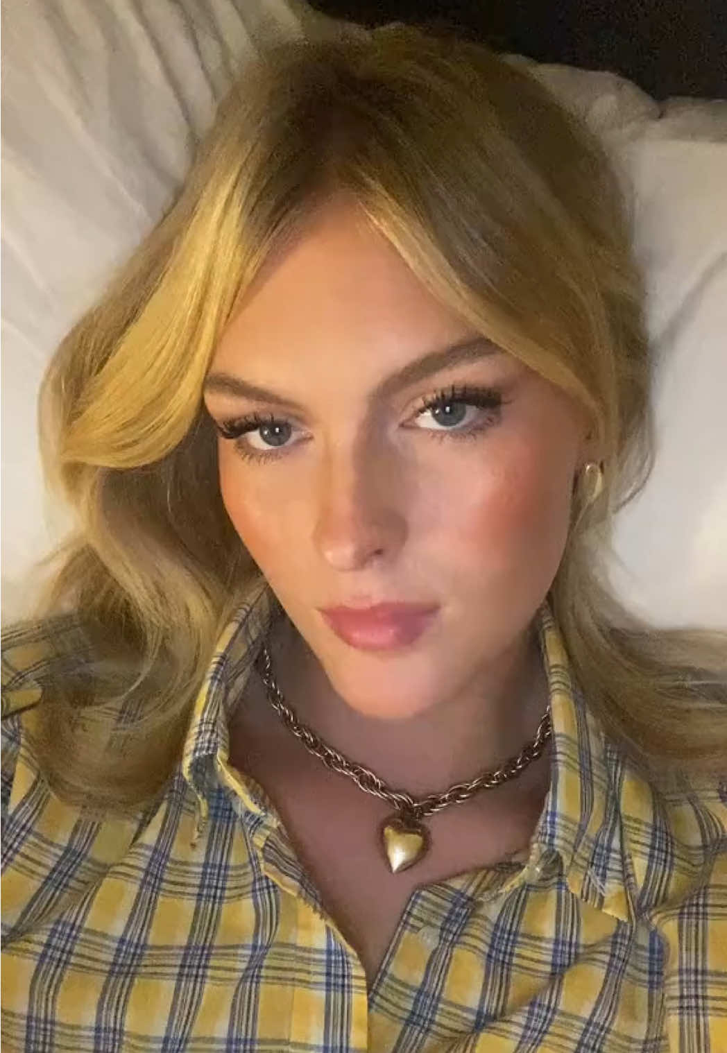 @:3