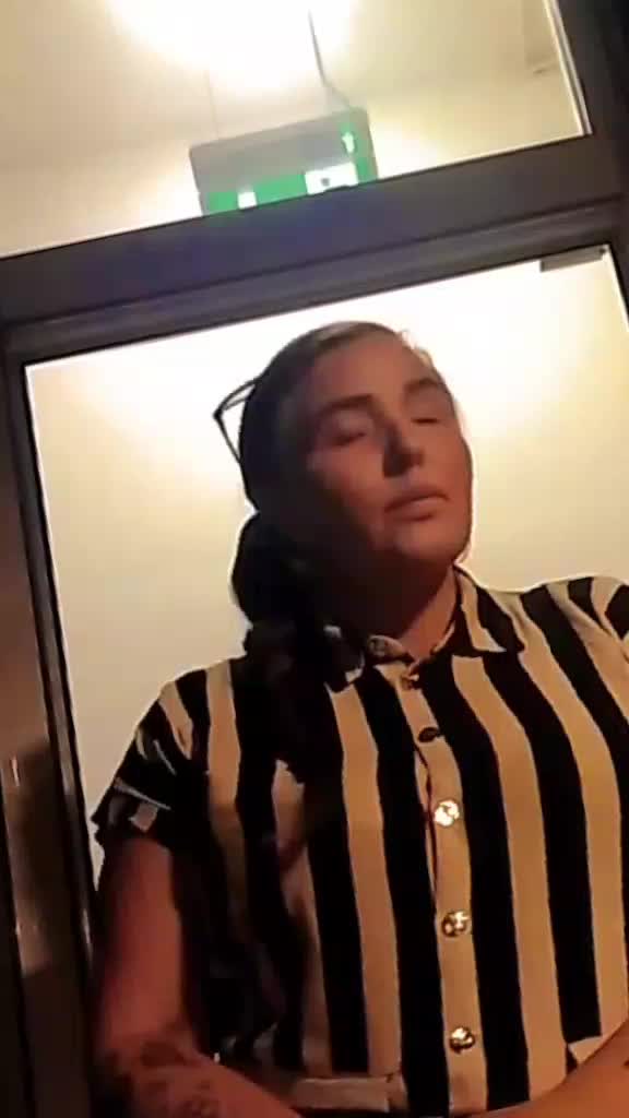 @annielizzybee1992
