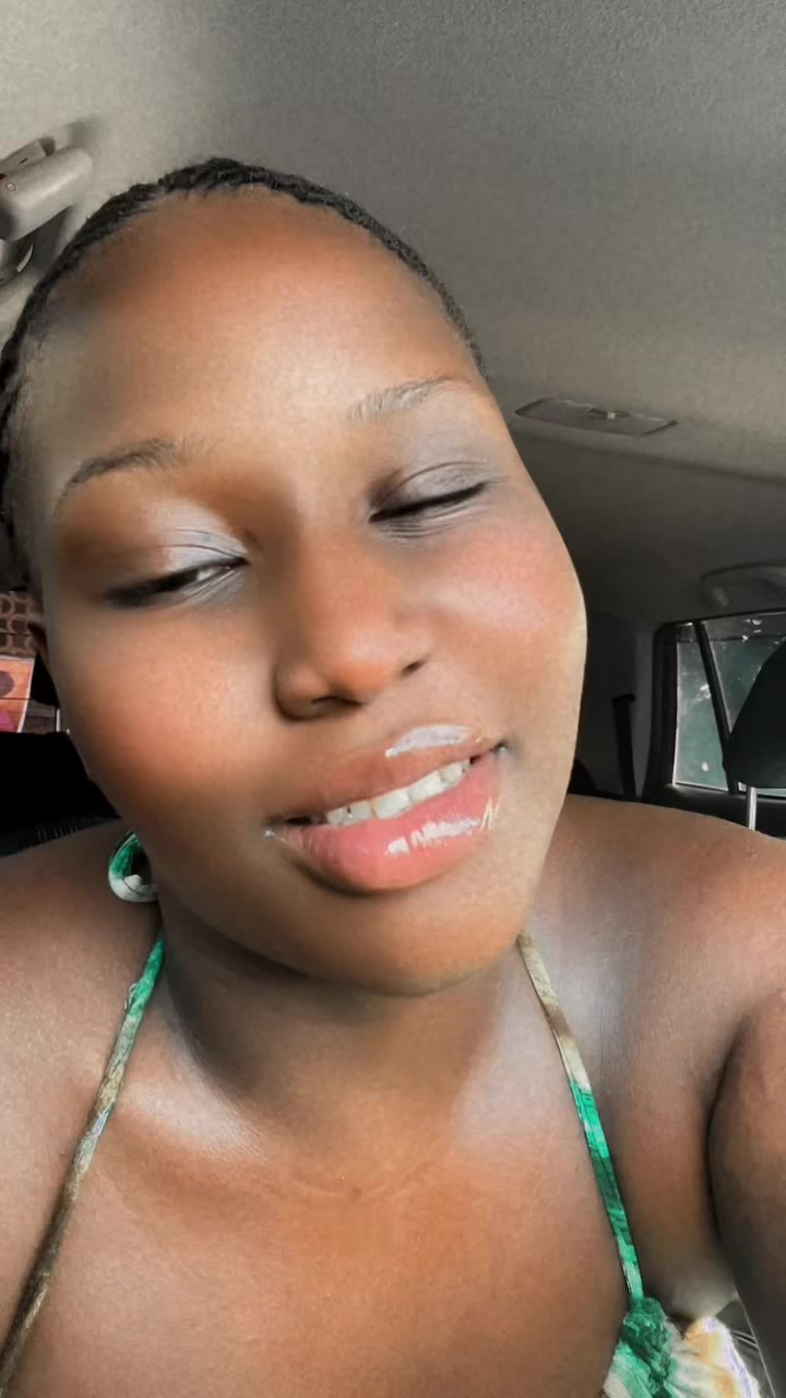 @Miss curvy 🥰