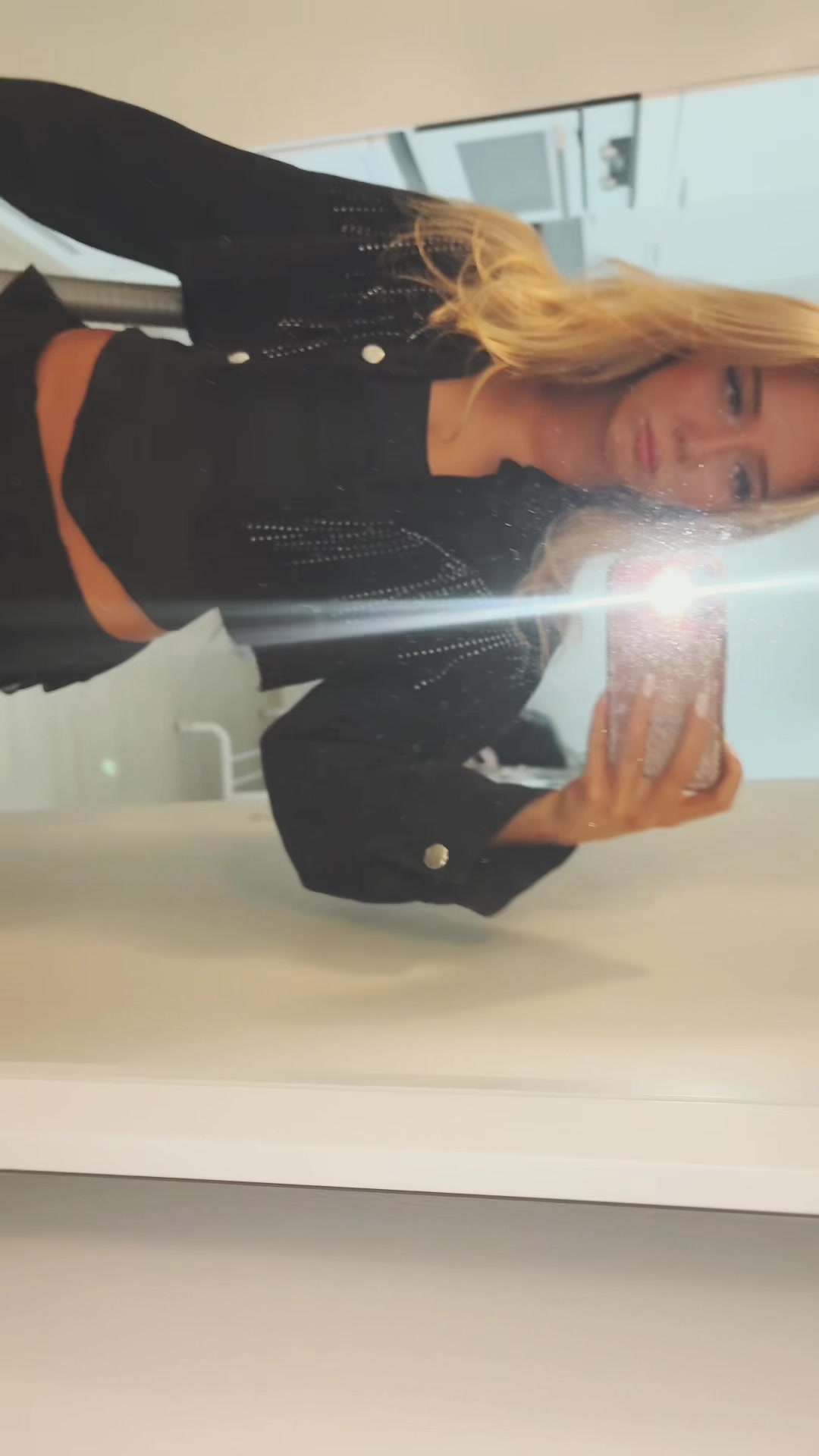 @Mona🪽