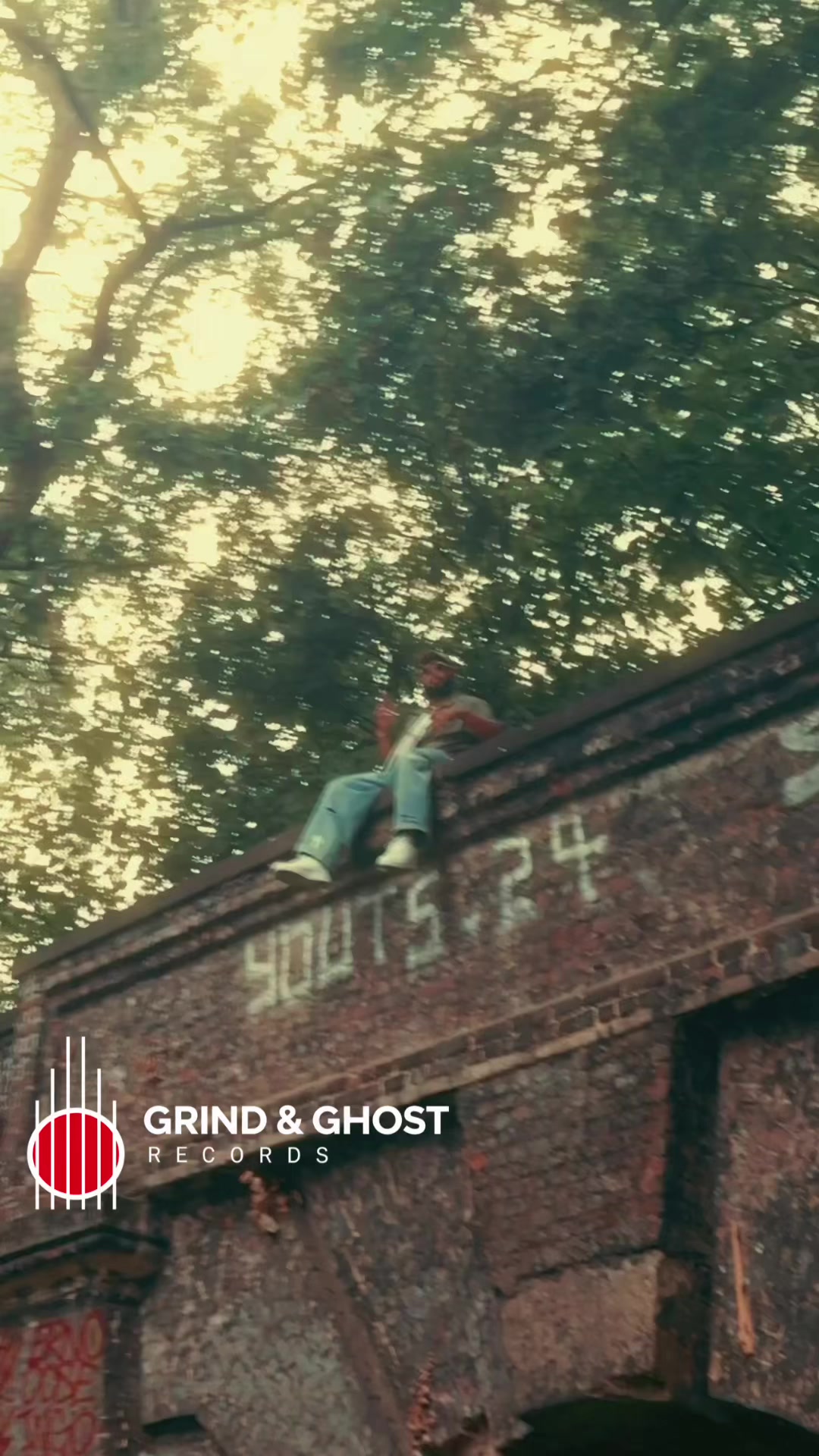 @G N G