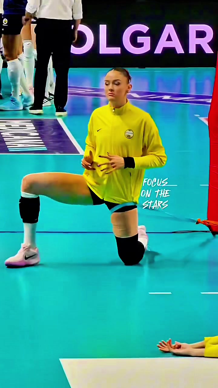 @HOT 🥵 girl 👧