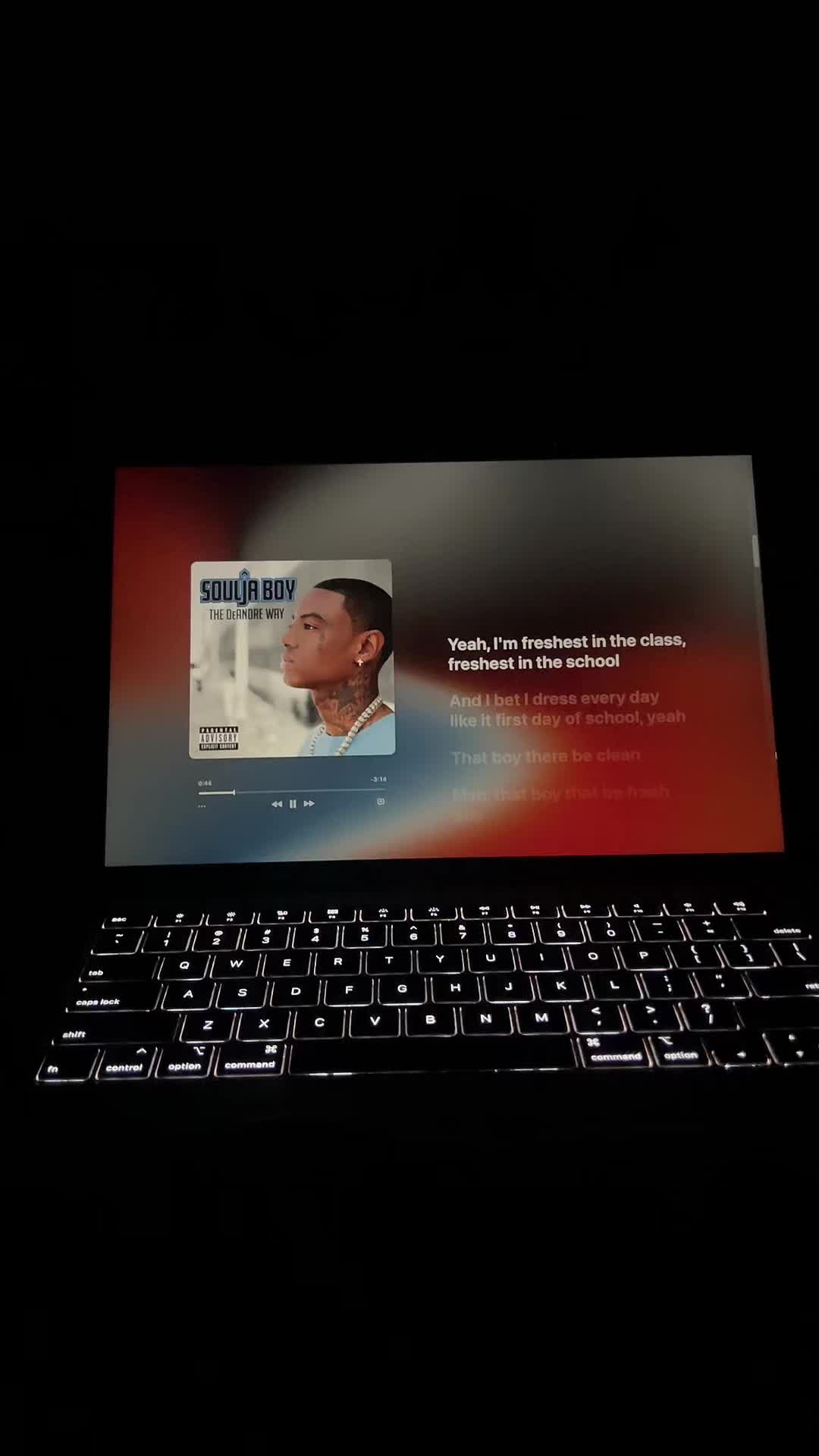 @🎧