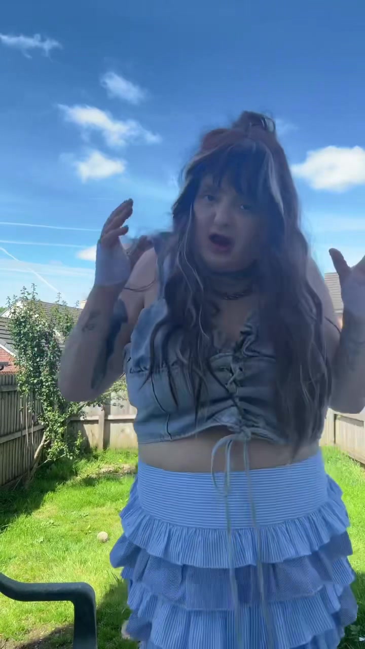 @girloutsidetheboxxox