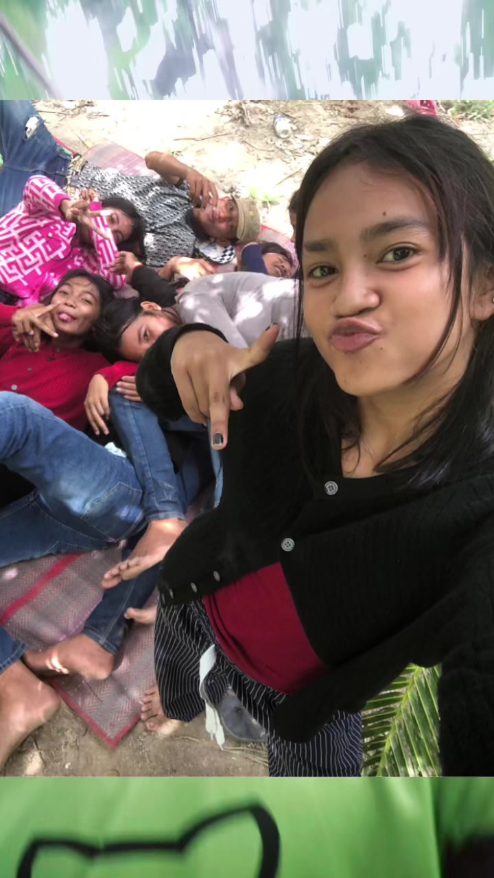 @ស្រីតាក្មេងខ្ជូត