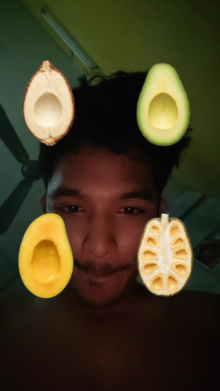 @Aungᥫ᭡ :)🍓✨🐝