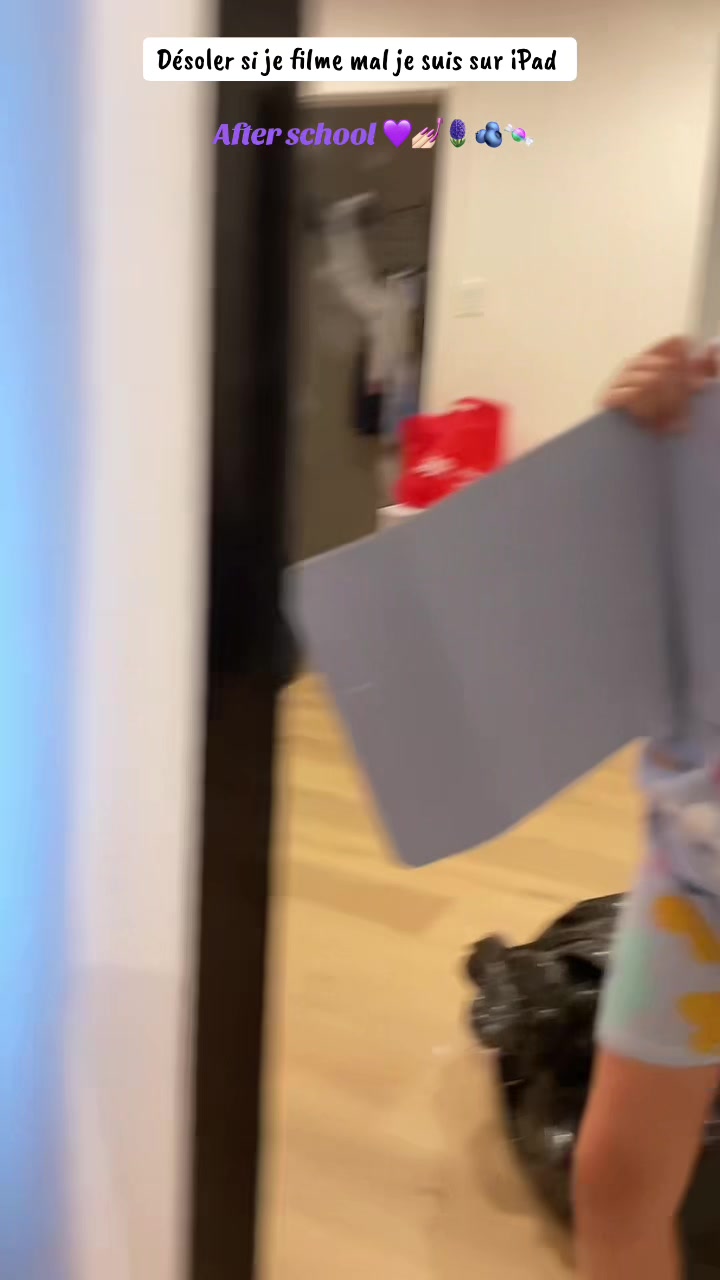 @Victoria 💜💜🐱