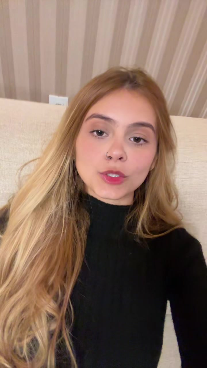 @Clara_branquinhoo