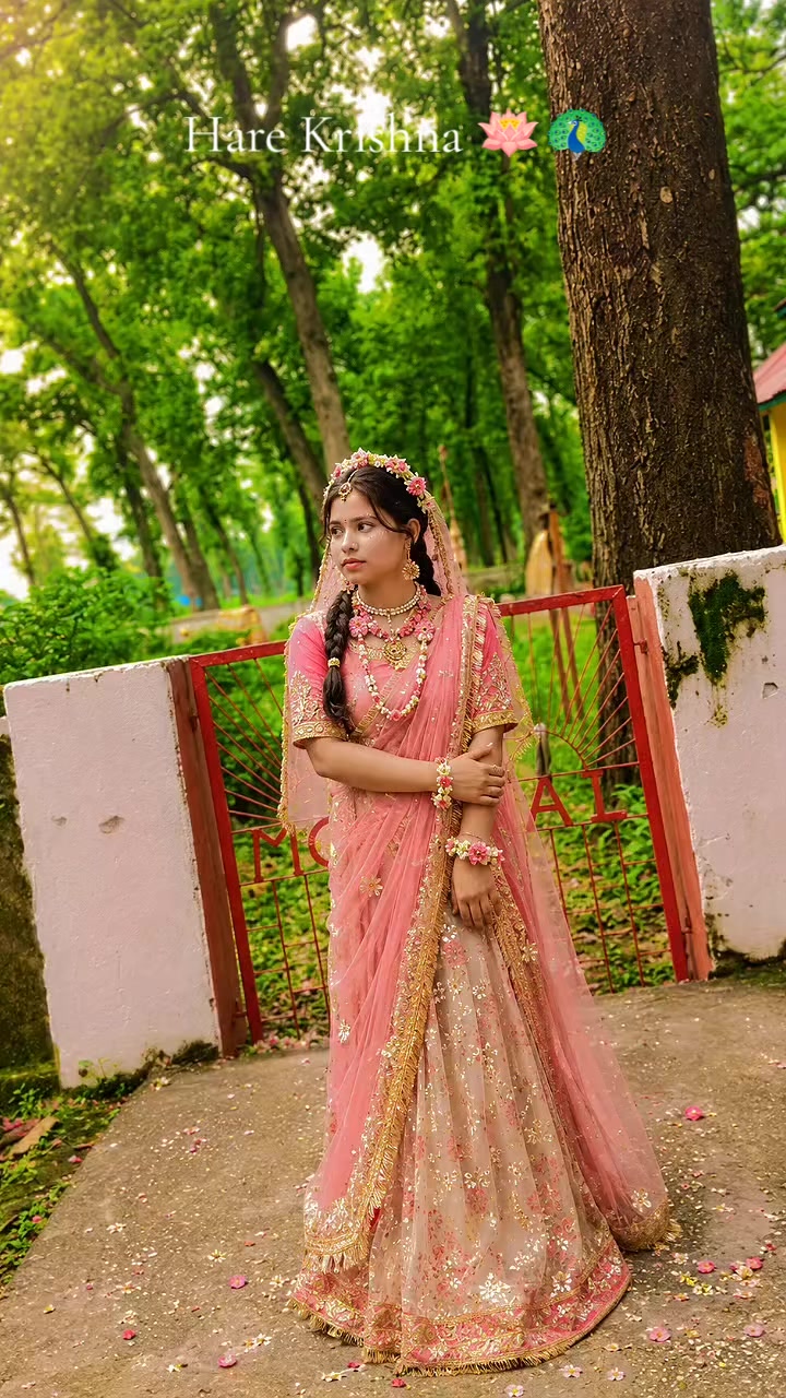 @👑pinky pahari 🍁💚🥀