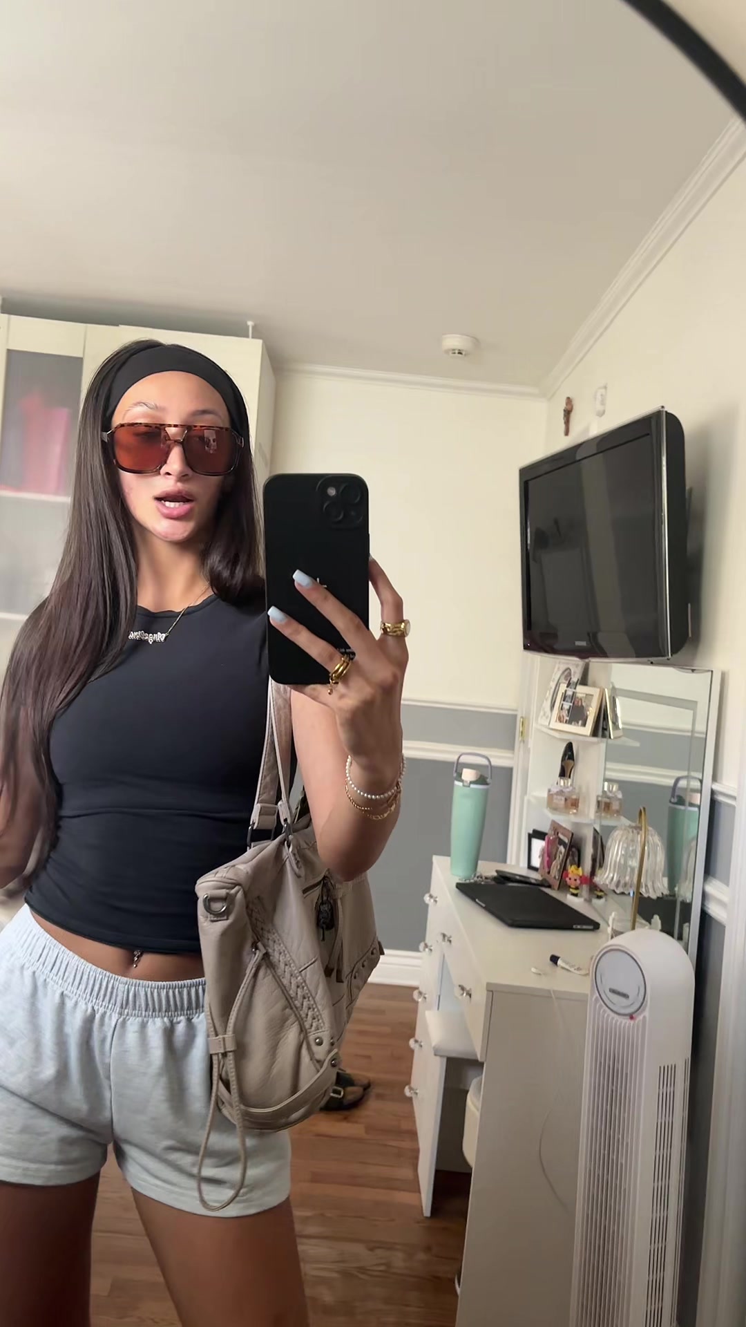 @the.queen.herself.22