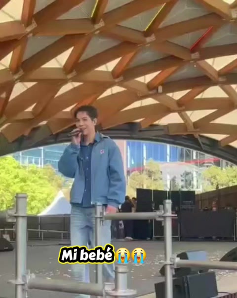 @Fan de FirstKhaotung🧡✨️🏳️🌈