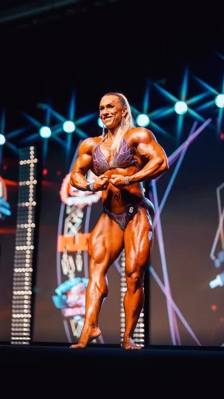 @musclegirls