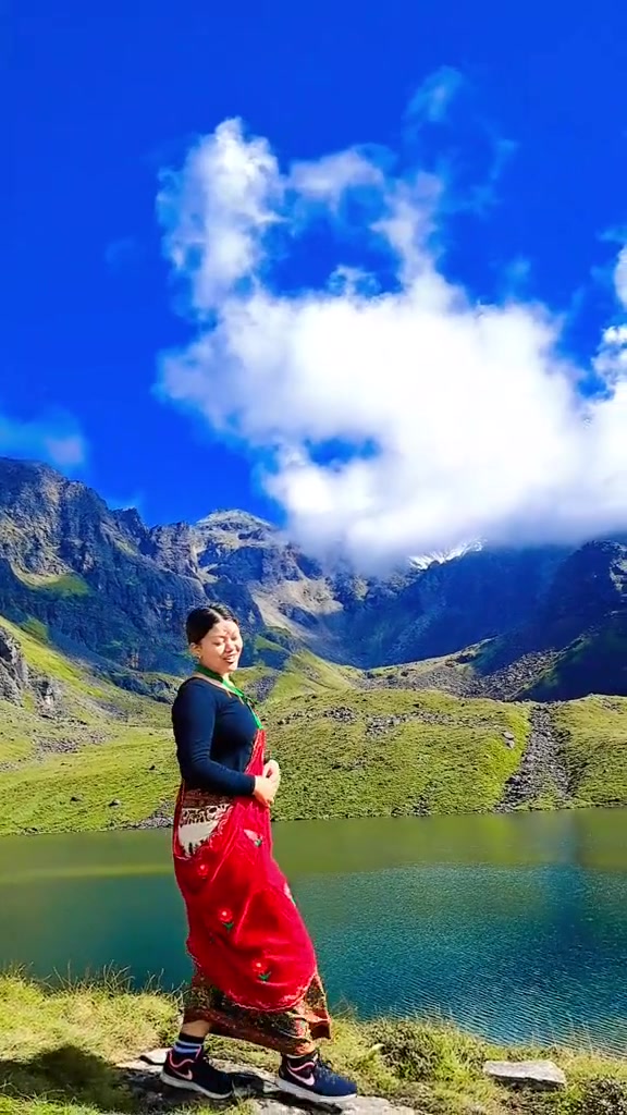 @Bishnu Gurung 👩🏻 ( चिम्मै )