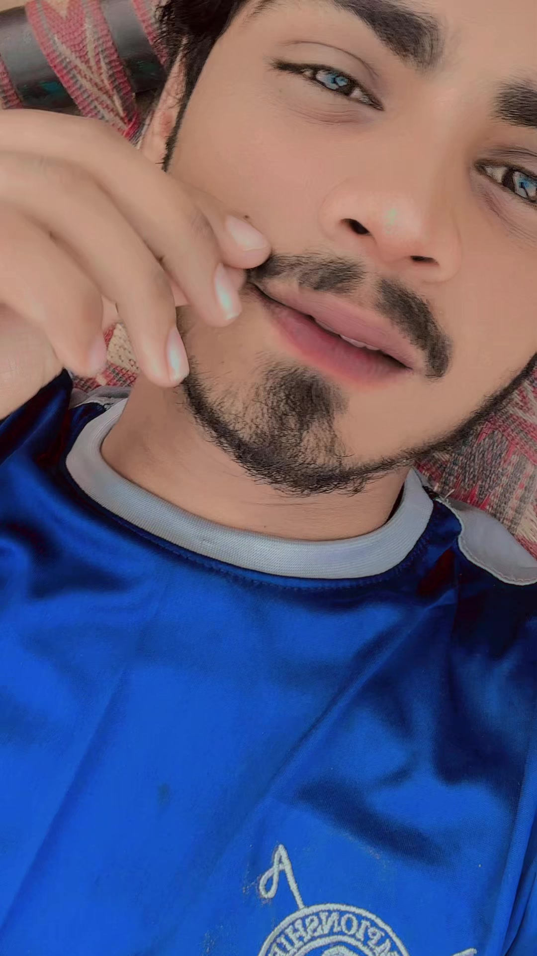 @معصوم پرندہ ظالم شکاری🦜🐦🥷