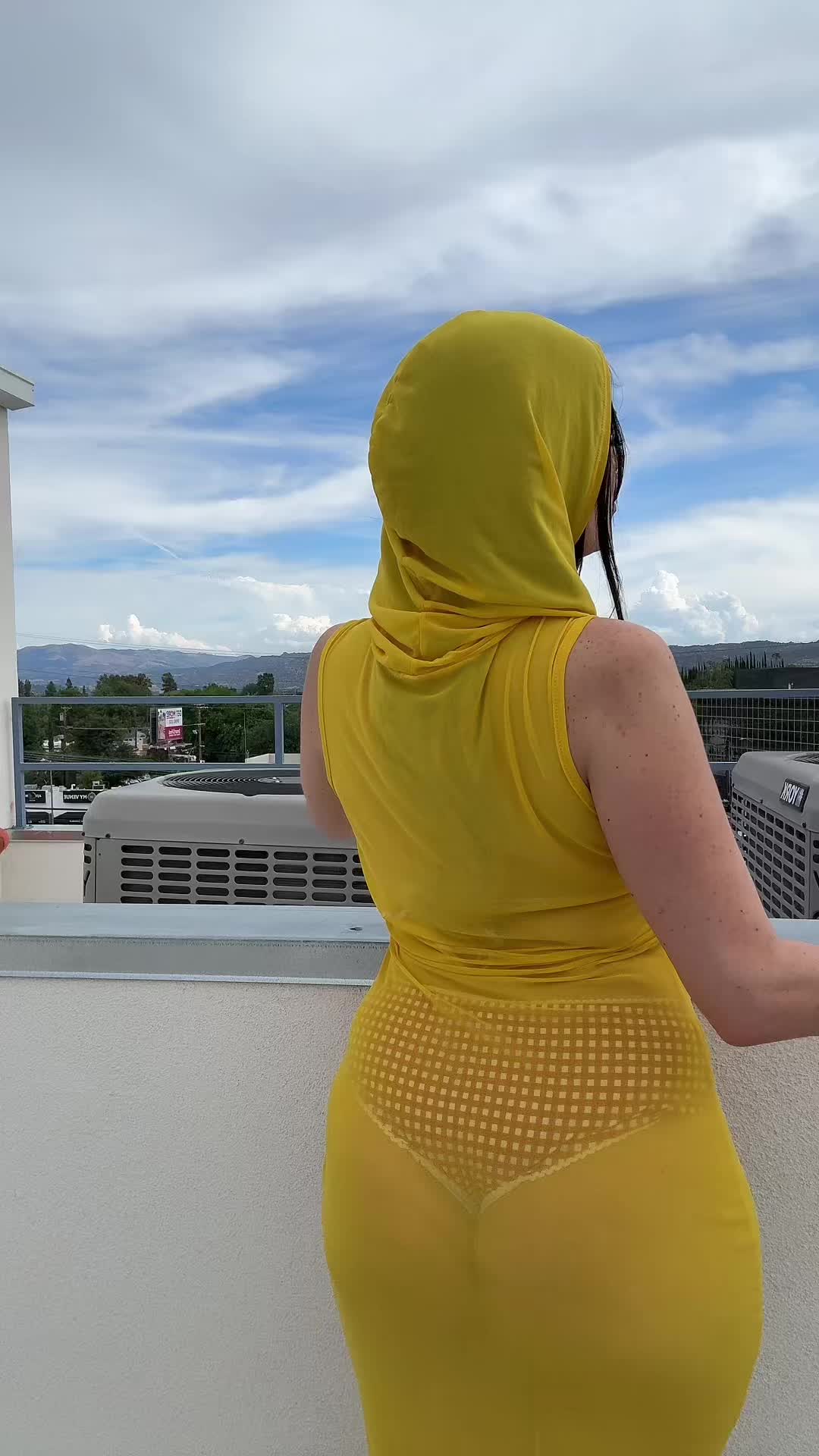 @itsmonaazar