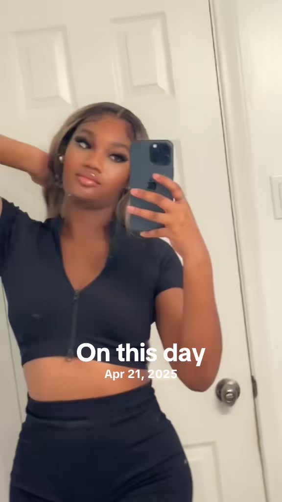 @Angelé
