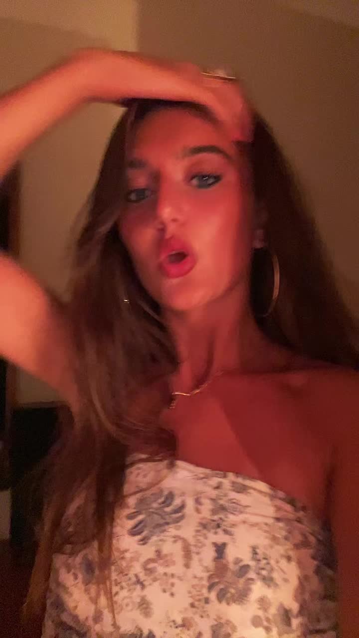 @Ana Vallarino